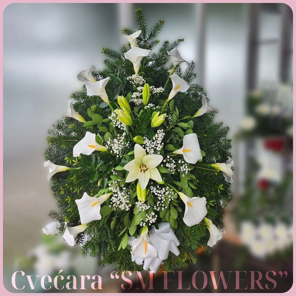 bele kale beli ljiljani i gipsofila suza venac za groblje