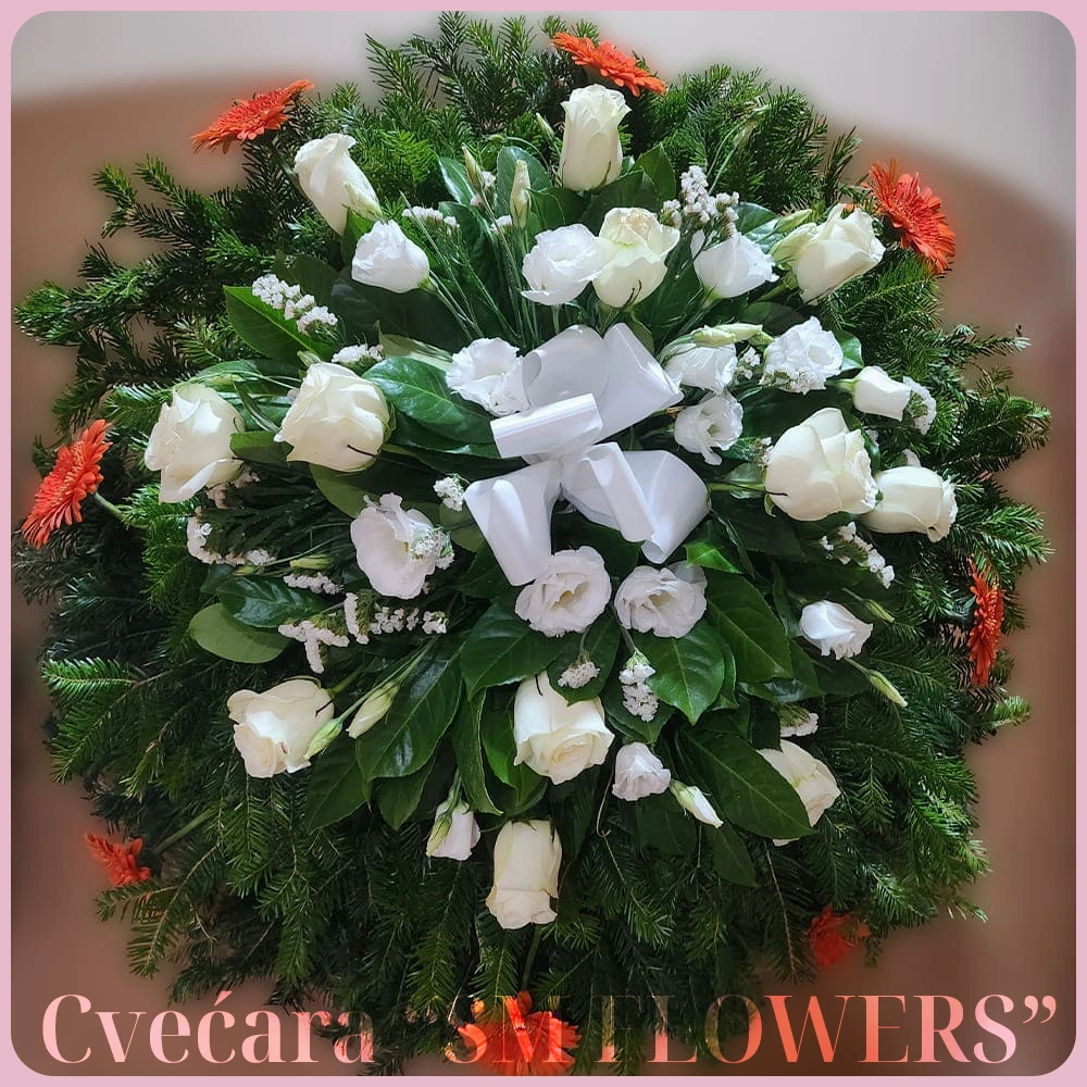 bele ruze beli lizijantus i narandzasti gerberi okrugli venac za groblje