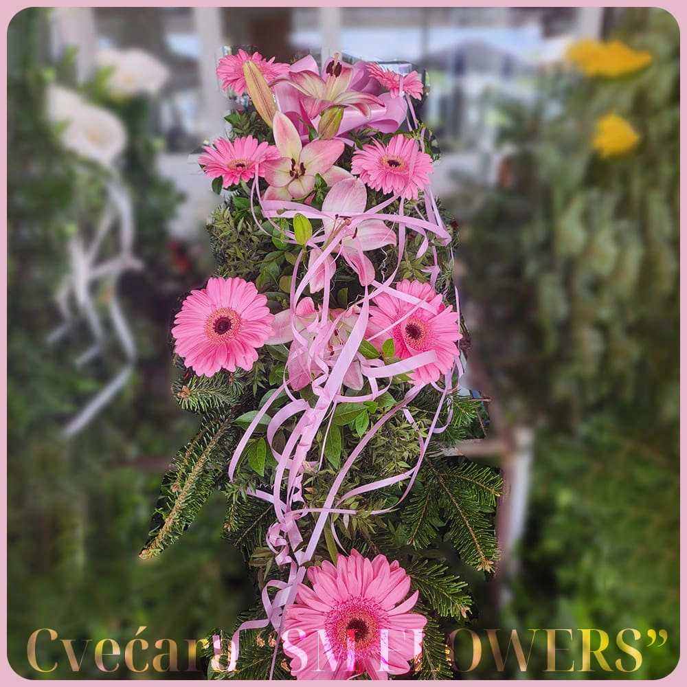 ružičasti pogrebni aranžman sa gerberima, ljiljanima i ukrasnim trakama