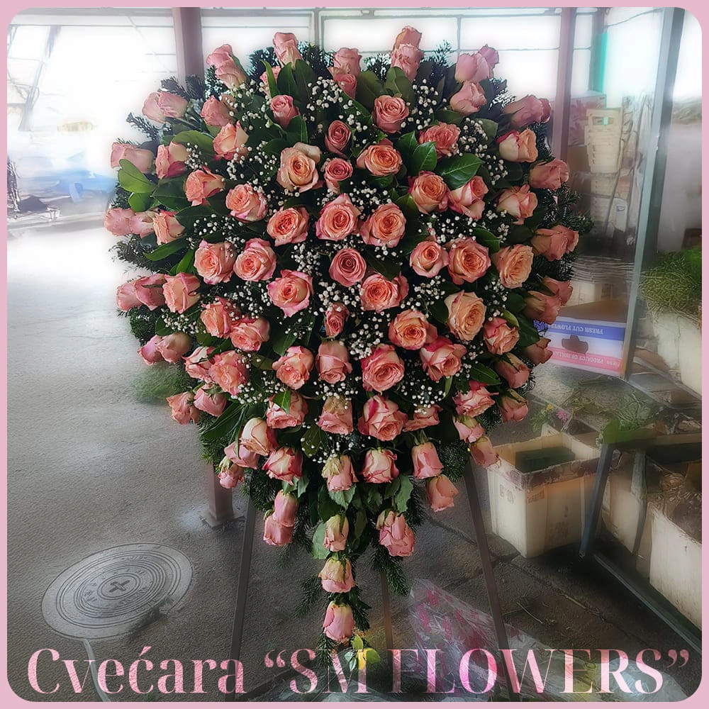 roze ruze gipsofila suza venac za groblje